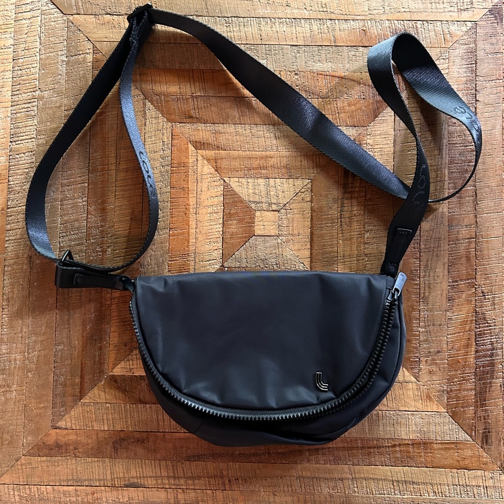 Lole Crossbody Bag